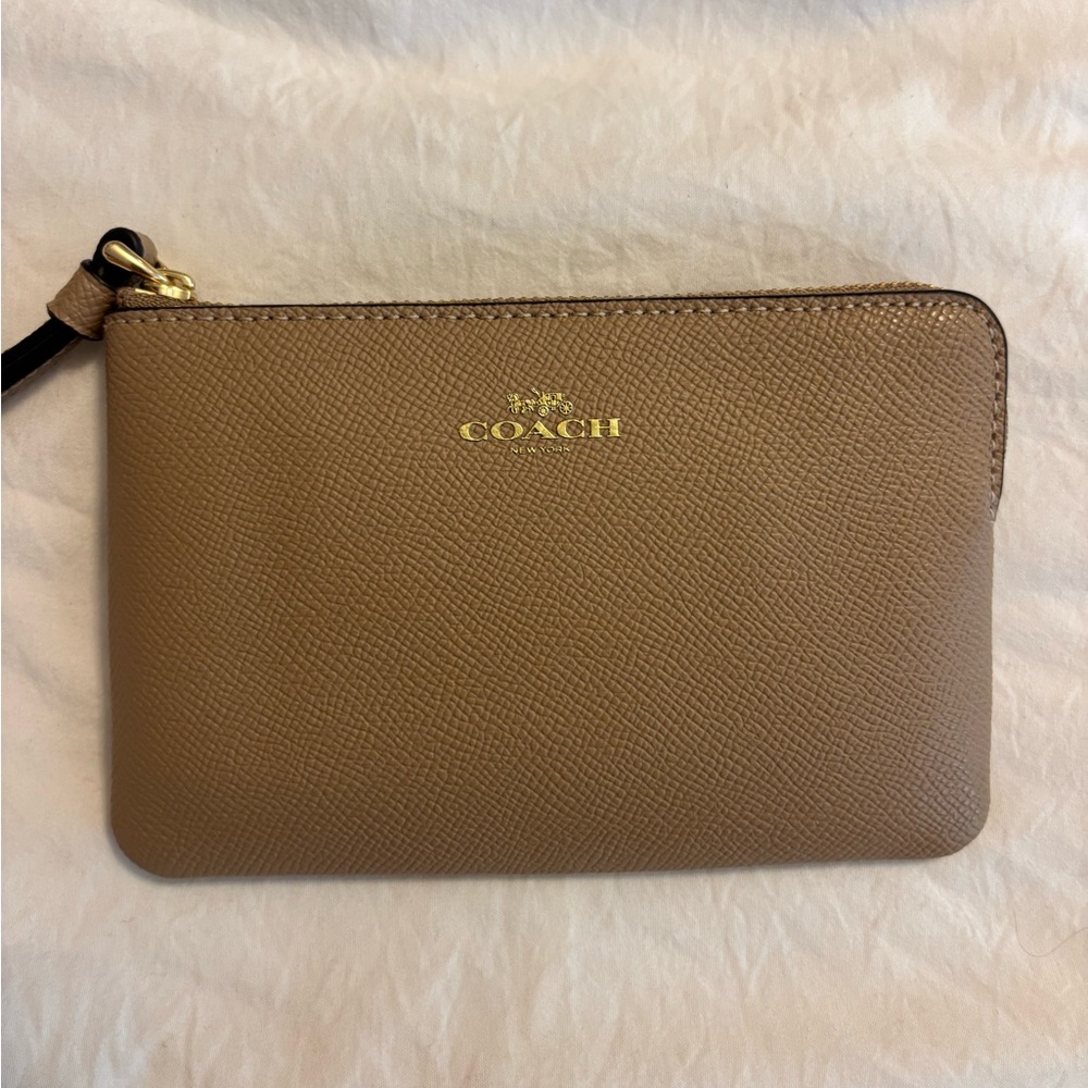 coach tan leather wristlet